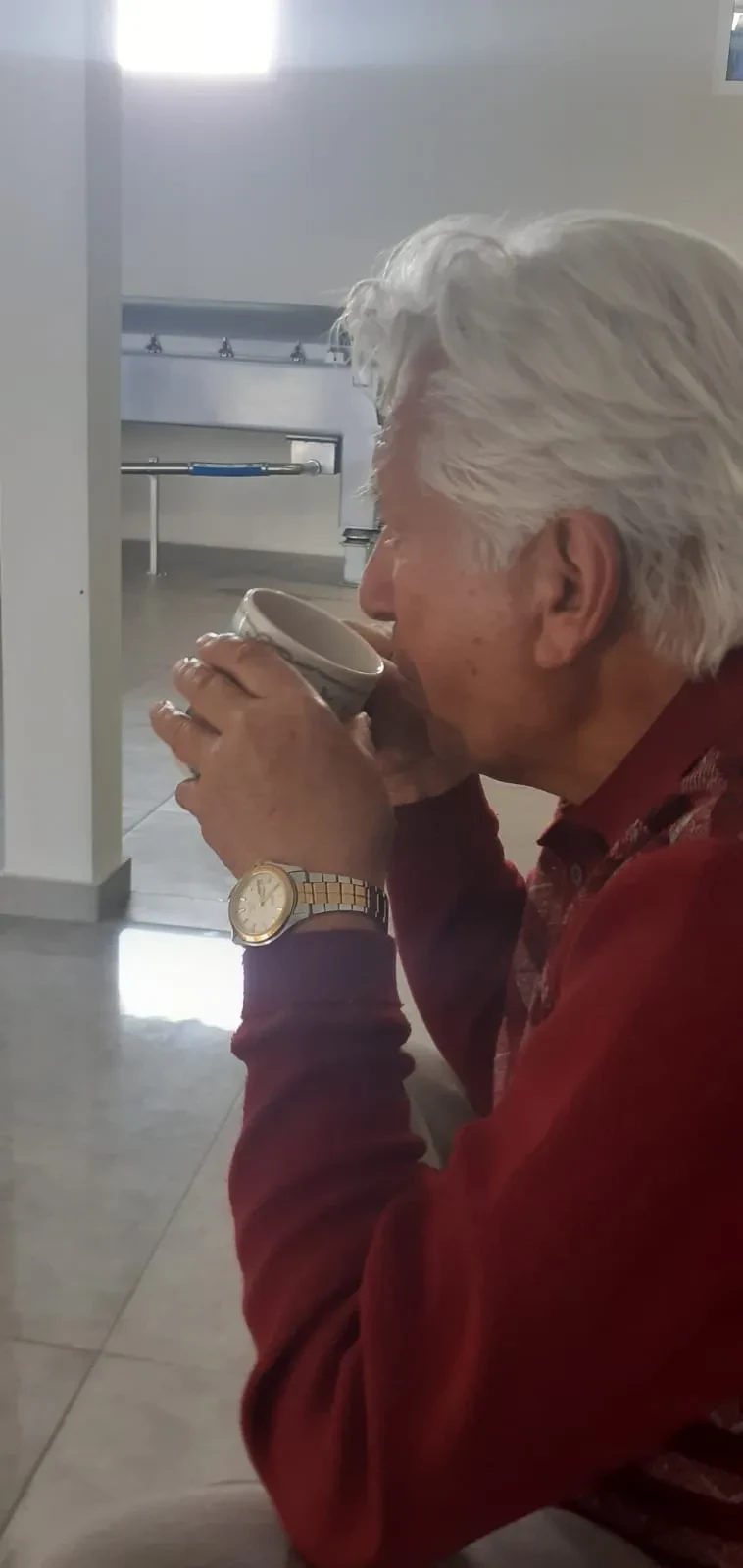 Ευάγγελος (Angelo) drinking coffee at the mill